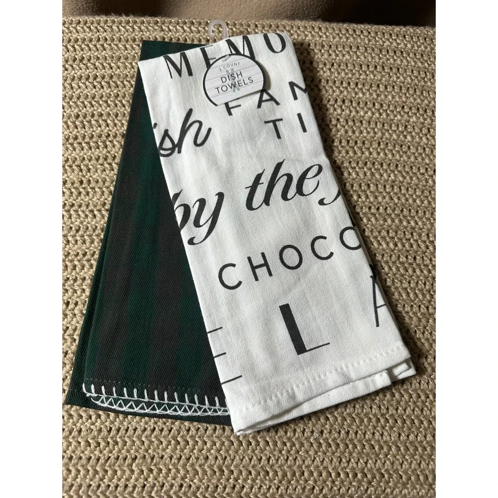 Cabin Set of 2 Kitchen Dish Towels Green White Rules Go Skiing Build a Snowman